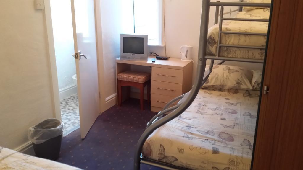 Airedale Hotel Blackpool Room photo